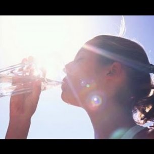 Скільки води пити у спеку